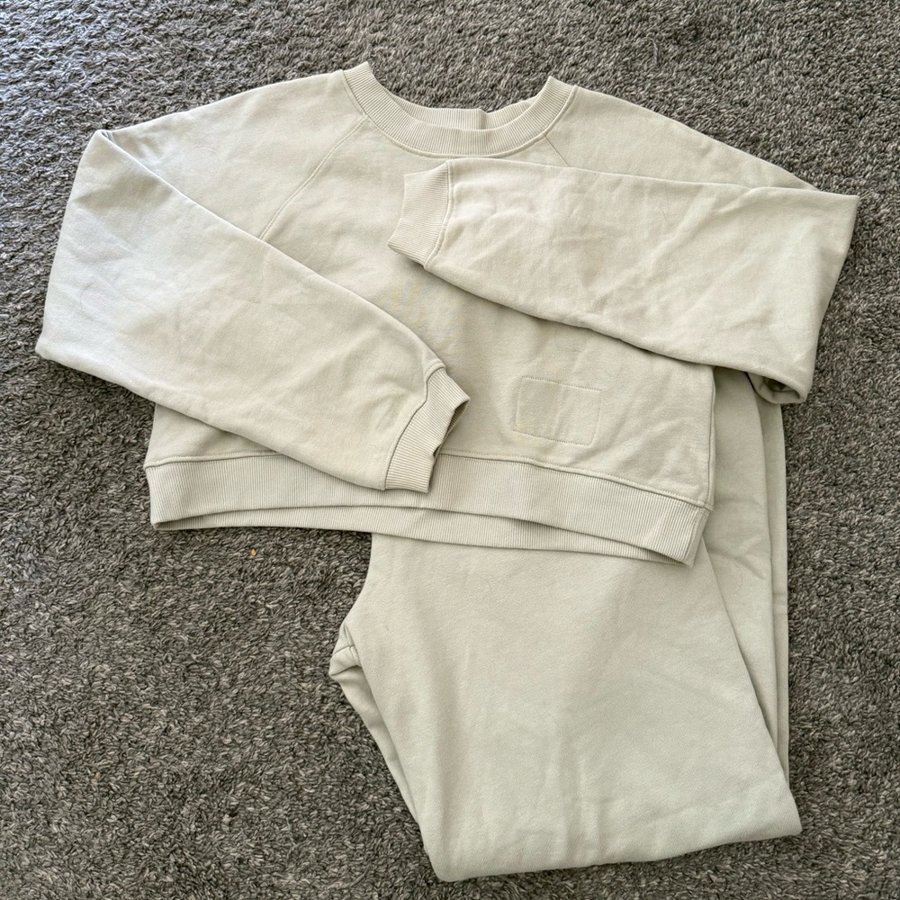 Daily Drills Light Green Cropped Sweatshirt and Sweat Set